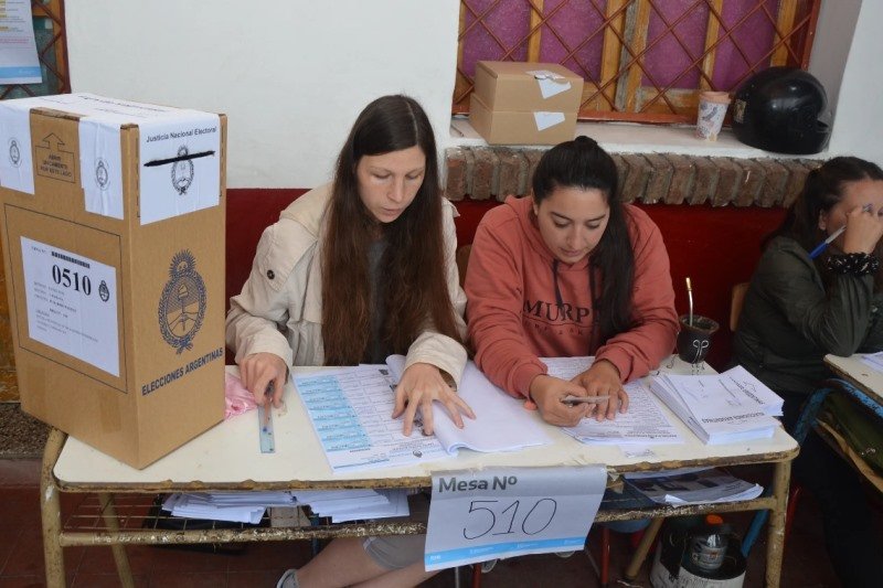 Balotaje: la Junta Electoral ratificó que solo habrá dos fiscales por mesa de votación